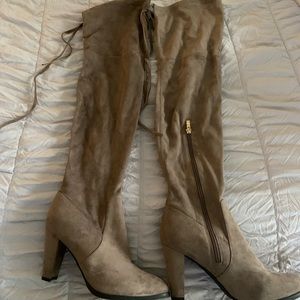 Suede boots
